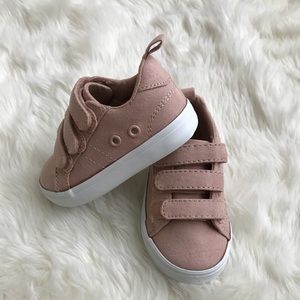 Old Navy Sueded Triple-Strap Sneakers |Girls
